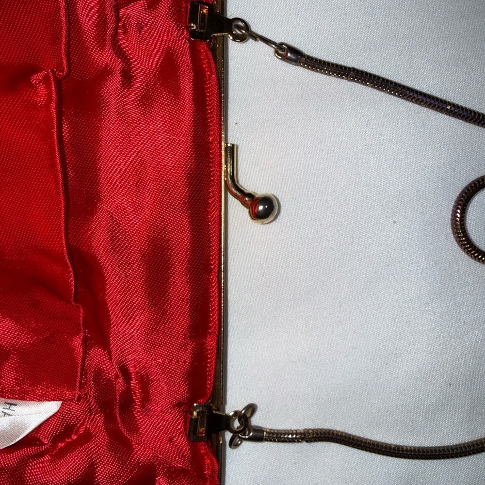 Chic Red Shell Clutch - Picture 3 of 7
